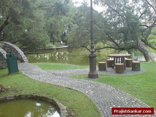 Toa Payoh Town Park table and chairs